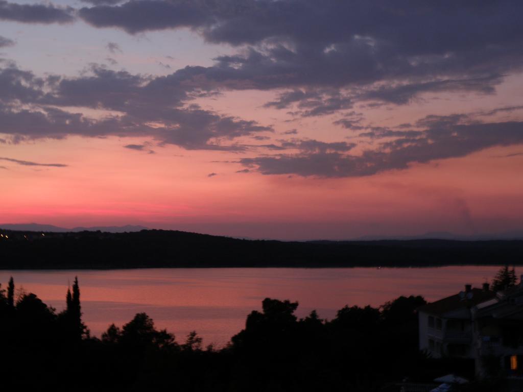 Holiday Home Bukovac Klimno Bagian luar foto